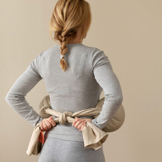 bbhugme Nursing Pillow Seashell Beige  tie around